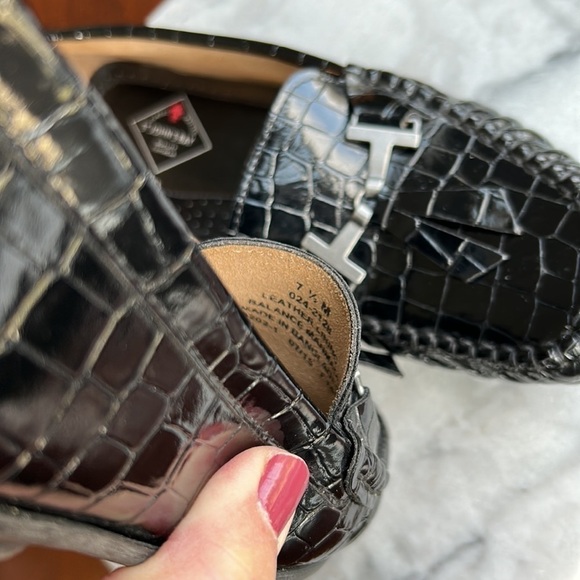 St. John s Bay black loafer flex size 7.5 M EUC worn once on cruise whip stitch - Picture 8 of 11